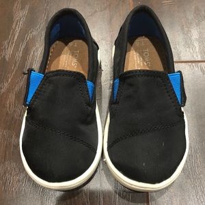 Tiny Toms size 5
